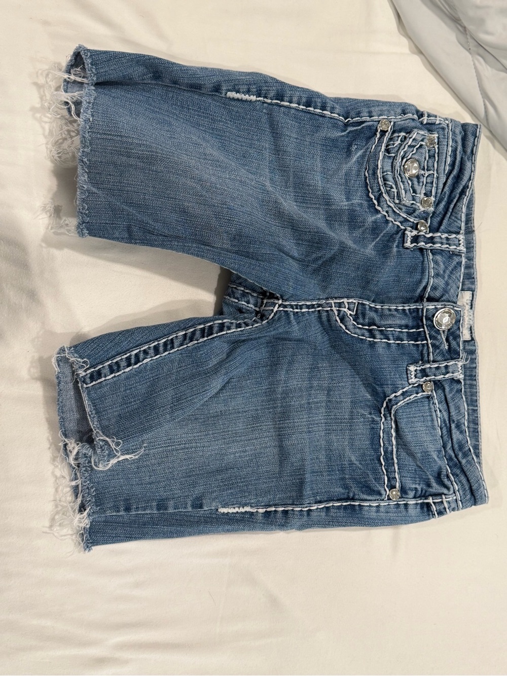 Women's Light Blue Denim Shorts with Decorative Back Pocket - Picture 3 of 3